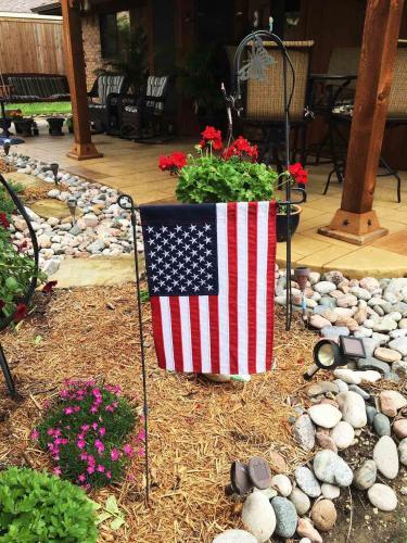 Embroidered USA Garden Flag 18 x 12.5 Inch photo review