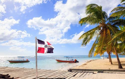 Fly Breeze Dominican Republic Flag 3x5 Foot photo review