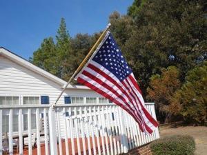 Aluminum Flagpole Mounting Rings with Clips (Set of 2) photo review