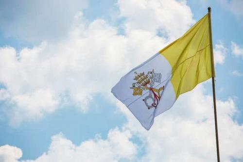 Fly Breeze Vatican City Flag 3x5 Foot photo review