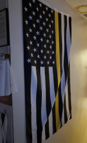 Fly Breeze 3x5 Foot Thin Gold Line USA Flag photo review