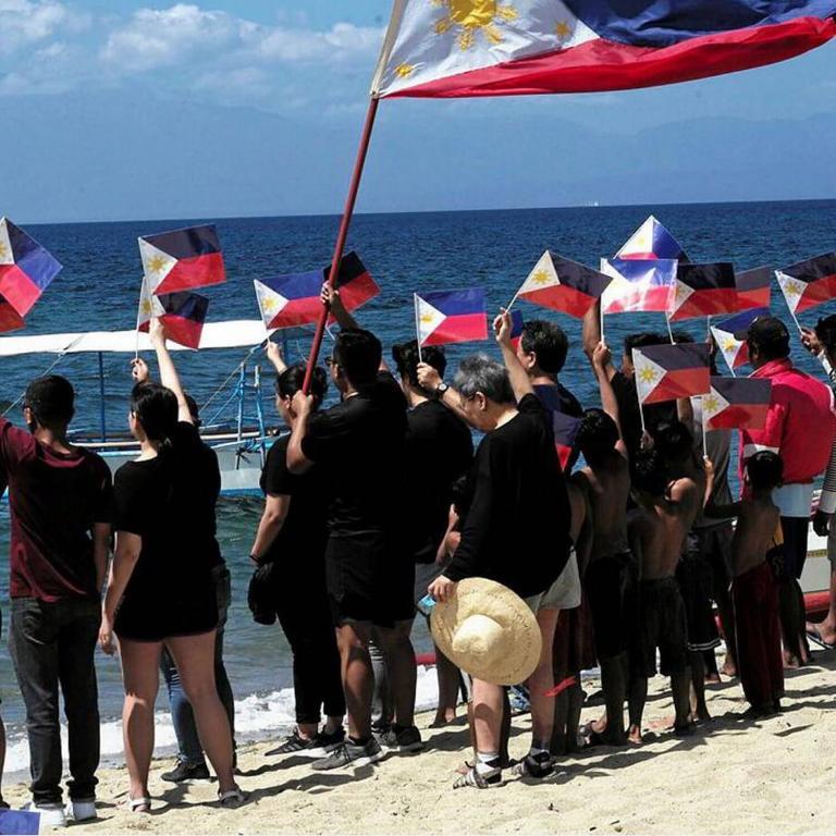 thumbnail image 2 of Anley 12-Pack Philippines Mini Hand Held Flags – 8x5 Inches, Polyester 2 of 3